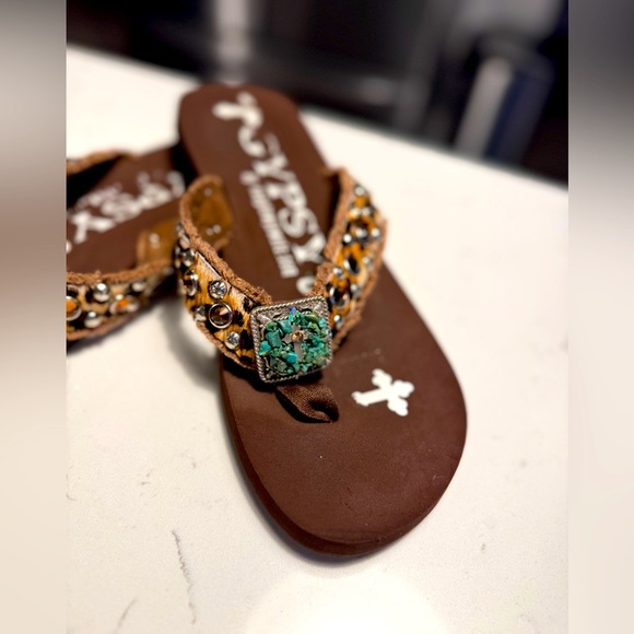 Gypsy Sole Brown Sandals with Turquoise style Gemstone/ cross rhinestone accent - Picture 2 of 6